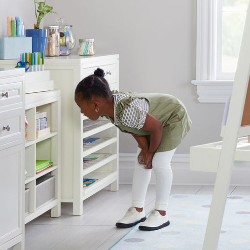 G77100 Martha Stewart Crafting Kids Art Storage with Drying Racks White Assisting image 3k | Linen White