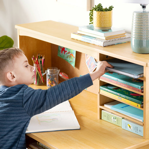 G27653 Media Desk Natural Lifestyle Detail 3322 | Natural