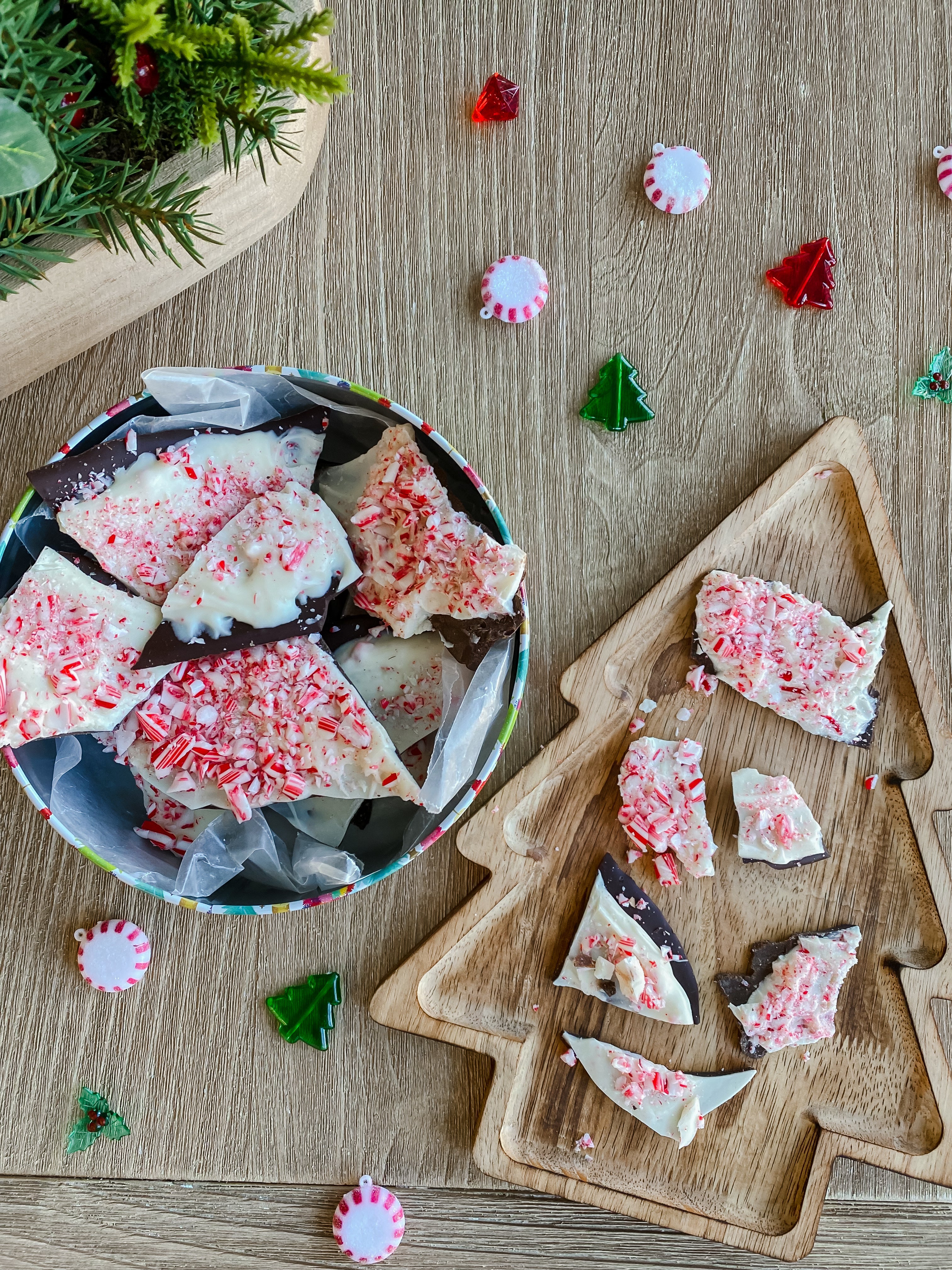 Candy cane bark in bowl & wooden tree tray
