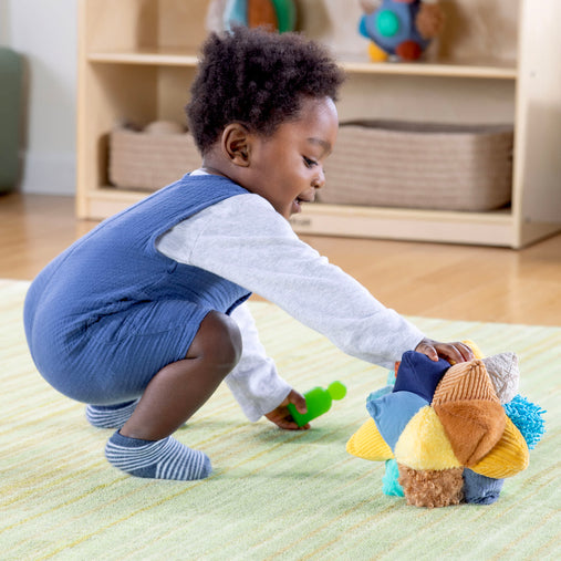 300611 Poofs and Points Plush Ball Lifestyle 1