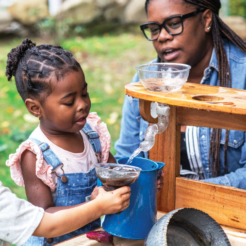G52010 Outdoor Mud Kitchen Lifestyle 4628