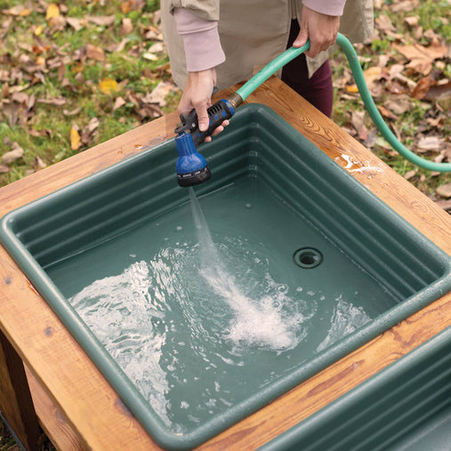 U3214 Nature to Play Water Table Lifestyle 5