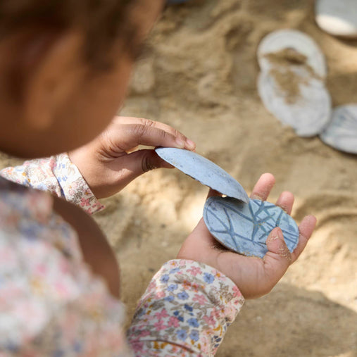 302268 Magnetic Matching Fossil Stones Aquatic Life Set of 8 Lifestyle 181