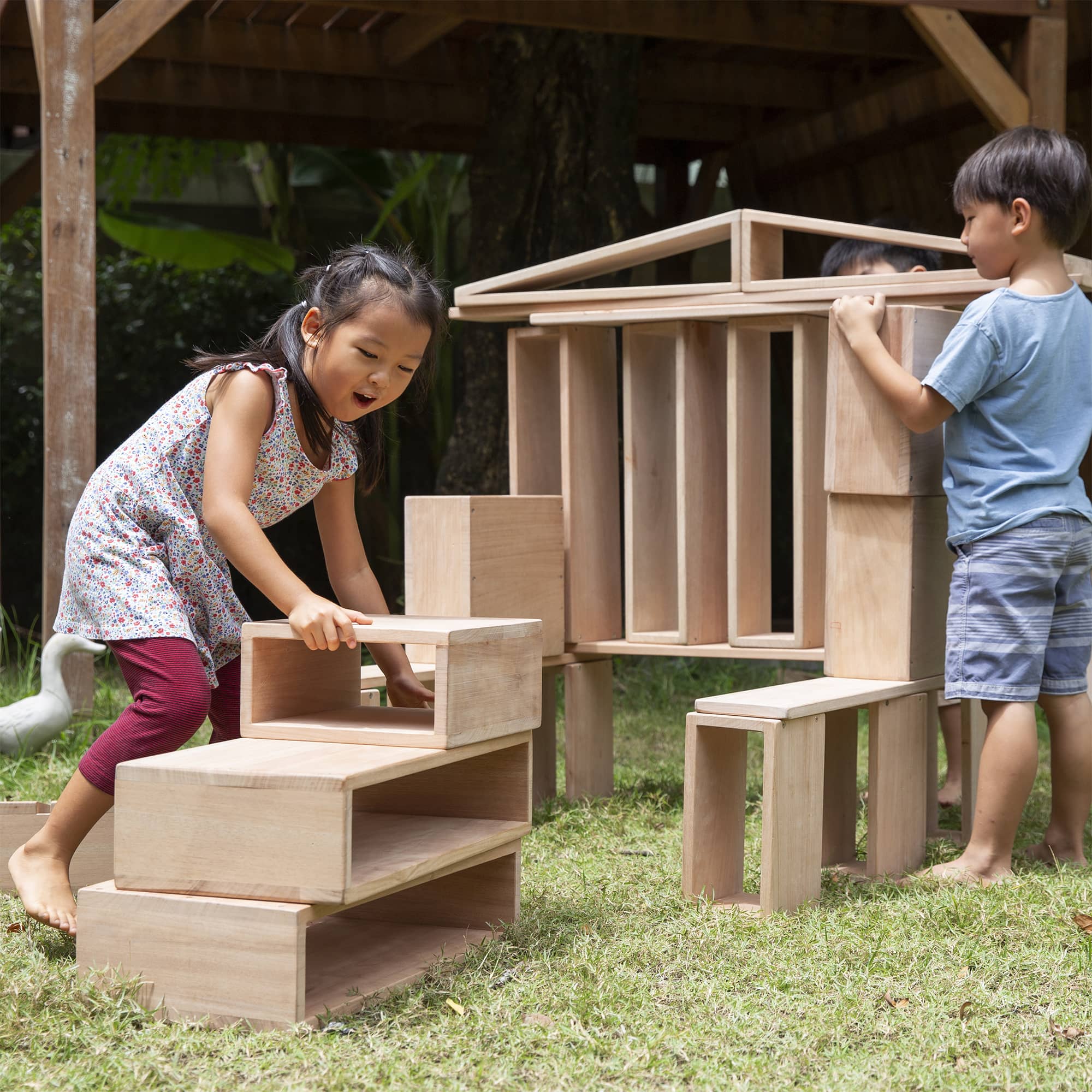 Outdoor Hollow Blocks 25 pc. Set Guidecraft