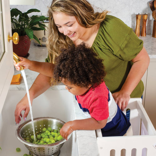 G98312_Jr Contemporary Kitchen Helper_White_Lifestyle Detail 6655