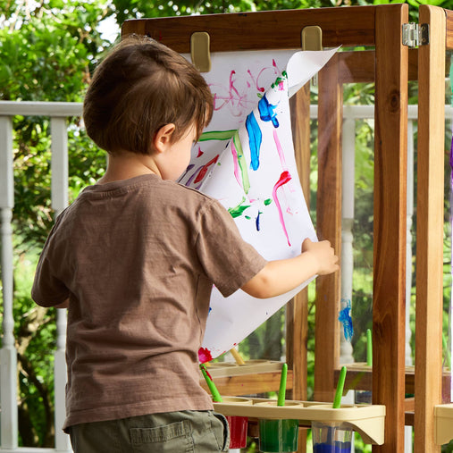 G52021 Acadia 4-Sided Easel Lifestyle 715