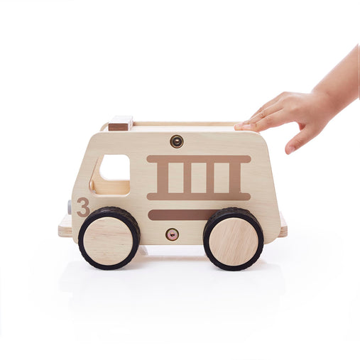 G6723 Wooden Fire Truck Product with Hand