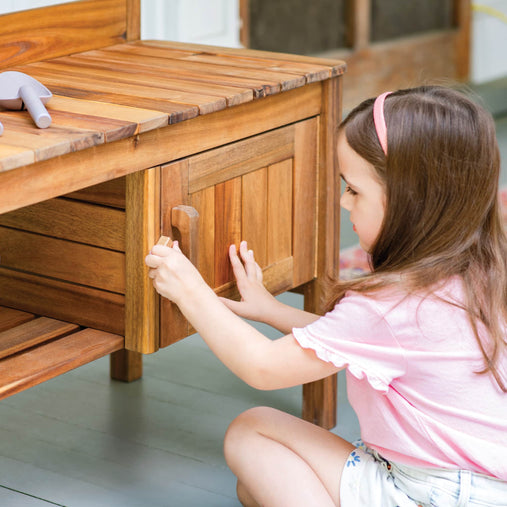 G78200_MS Outdoor Potting Bench_Lifestyle 5522
