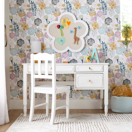 G27680 Avery Desk and Chair Env 0964 Front