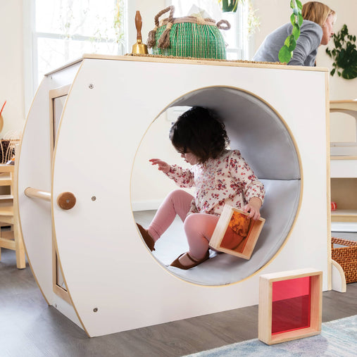 U2505 SOP Wee Ones Hide Away Cove Lifestyle 1