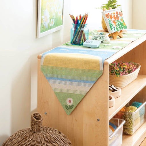 U7238 38025 Spring Decorative Runner Env 1