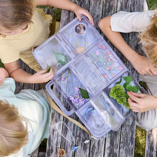 301349 Traveling Treasures Discovery Lab Lifestyle 197