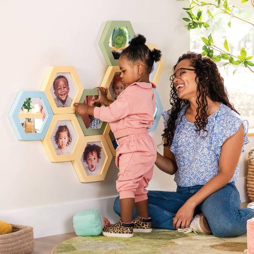 302180 SOP Hex Wall Sytem Lifestyle 1084