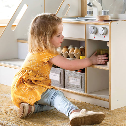 G97111 EdQ Toddler Kitchen Loft White Lifestyle 8233 | White