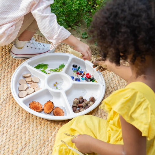 G4700 Loose Parts Sorting  Tray Set of 4 White Lifestyle 003 | White