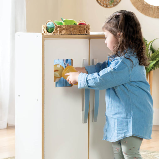 G80440 EdQ Kitchen Refrigerator White Lifestyle 4872 | White