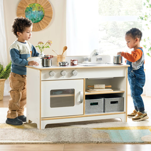 G80430 EdQ Kitchen Stove and Sink and Oven White Lifestyle 2572 | White