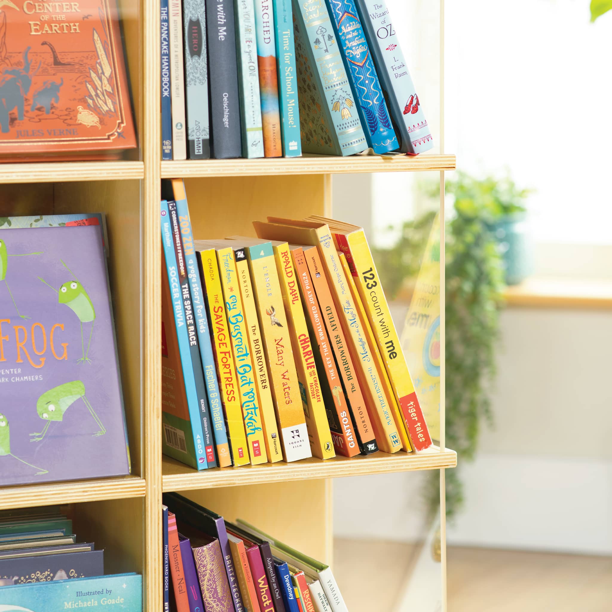 EdQ Rotating Big Book Display – Guidecraft