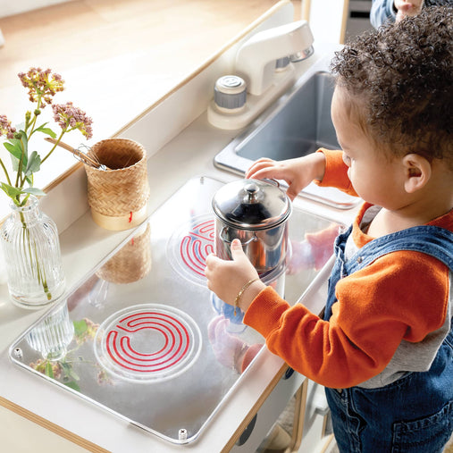 G80430 EdQ Kitchen Stove and Sink and Oven White Lifestyle 2725 | White