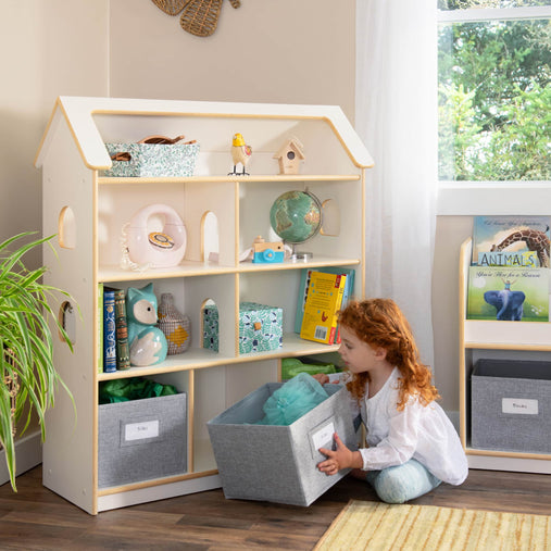 G80229_EdQ_Dollhouse Bookcase_White_Lifestyles 0703 | White