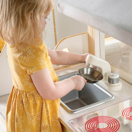 G97111 EdQ Toddler Kitchen Loft White Lifestyle 8189 | White