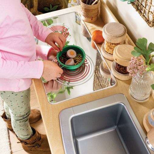 G80431 EdQ Kitchen Stove and Sink and Oven Natural Lifestyle 1442 | Natural