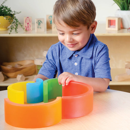 G7500  Discovery Stackers Rainbow Arch Lifestyle 2 | Rainbow