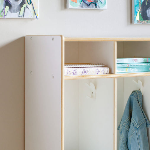 G80412 EdQ 5-Section Locker White Env 1873 SHARED Corner Detail | White