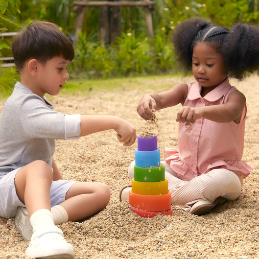 300618 Discovery Circles Rainbow Lifestyle 10 | Multicolor